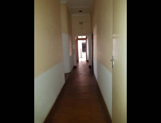 7 BEDROOM HOUSE FOR SALE IN HOUGHTON ESTATE